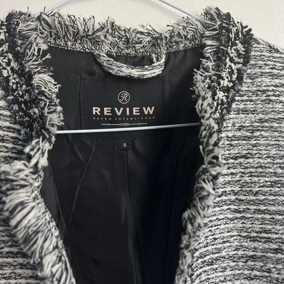 REVIEW Women's Grey Blazer - Picture 4 of 7